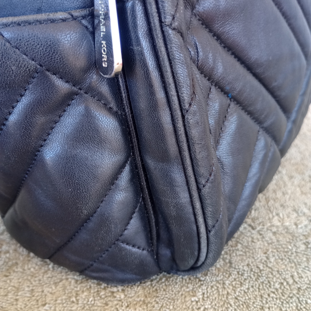 MK Abbey MD Quilted Backpack ( Leather) - Picture 7 of 12